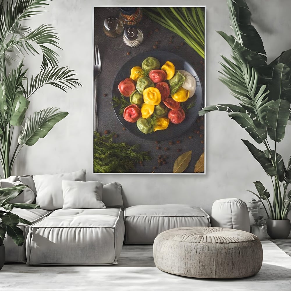Tablou canvas cu tablou canvas cu paste colorate, in rama de aluminiu argintiu, pe perete intr-un living